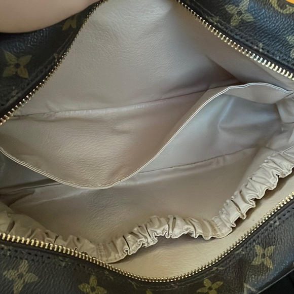 ❌Sold❌Authentic LV Vintage Monogram Toiletry Trousse 28💥 - Picture 11 of 17